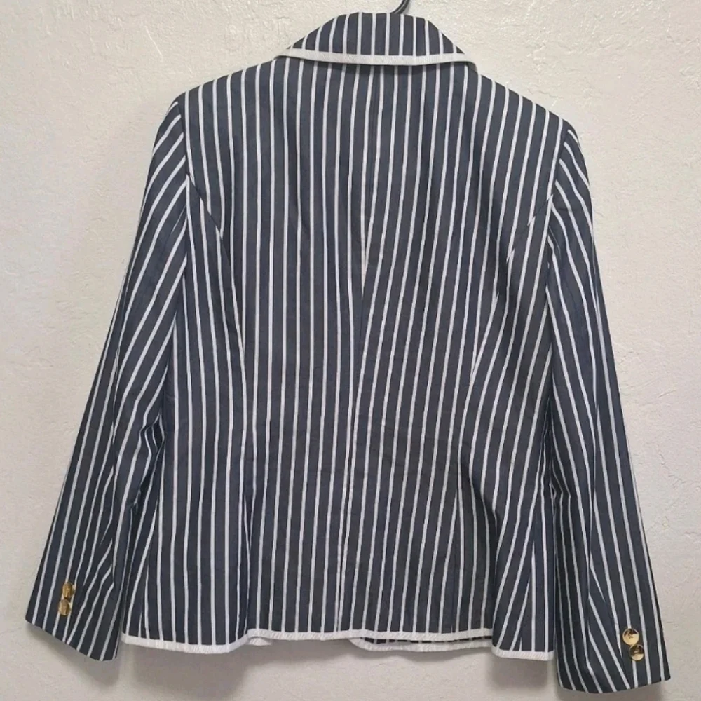 Boston Proper Navy striped two Gold buttons 3 pockets Women's Blazer Size 10 - Picture 11 of 11